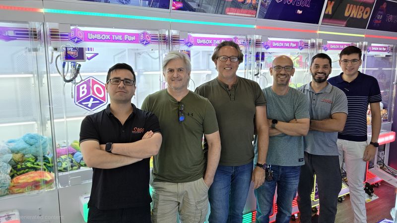 Sacoa and The Clawn teams